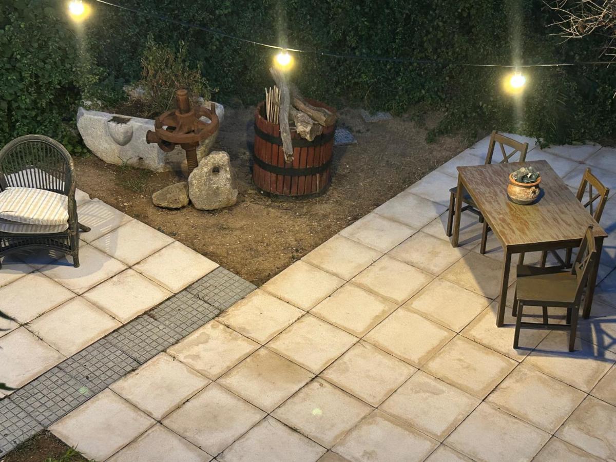 Paola'S Apartment Near Athens Airport สปาตา ภายนอก รูปภาพ